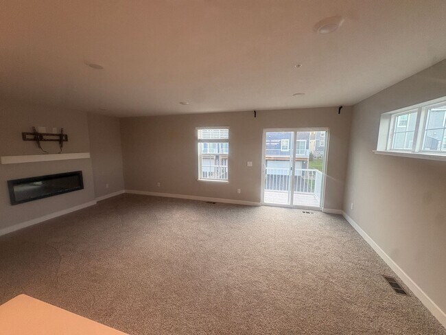 12572 Guadalcanal Cir