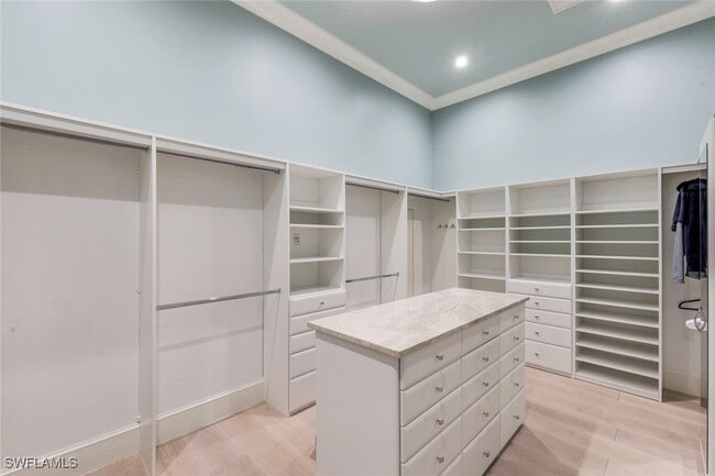 Building Photo - 425 Harbour Dr