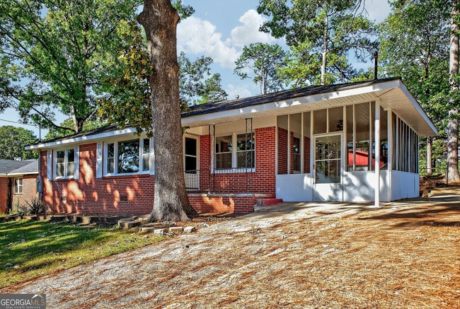 Photo - 2064 Gober Ave SE