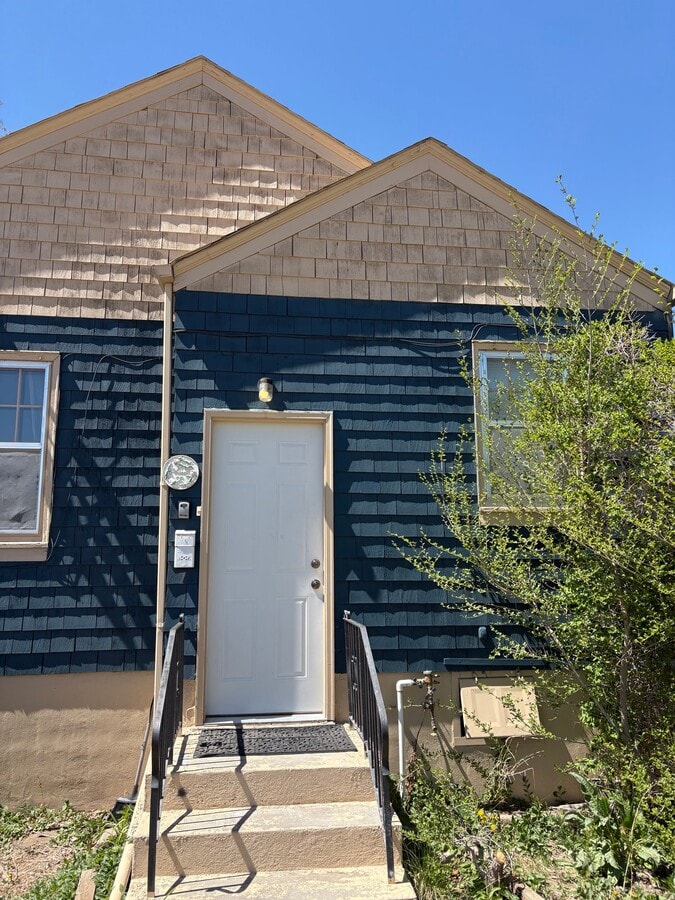 Photo - 1520 E 17th St Unit B