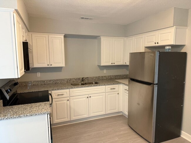 Photo - 315-317 Roselynn Lane Unit 317B