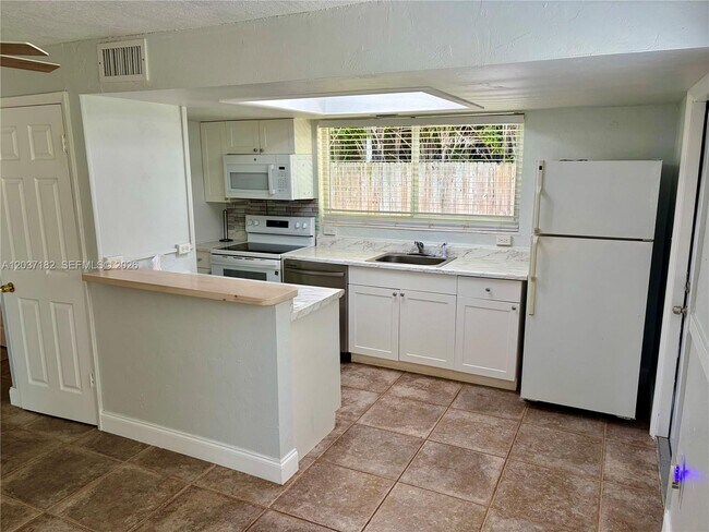 Photo - 2809 NE 6th Ln Unit 2809