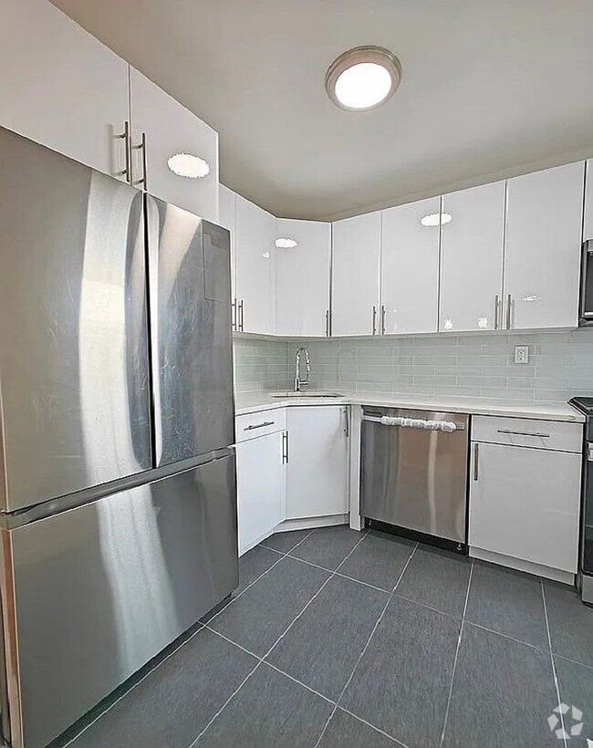 Building Photo - Gut Renovated 1 Bedroom 1 Bathroom  Available Unit 5G Rental