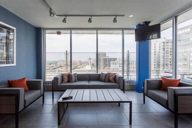 Photo - 5650 N Sheridan Rd