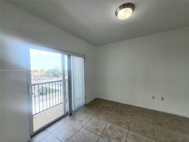 Photo - 435 SW 12th Ave Unit 502