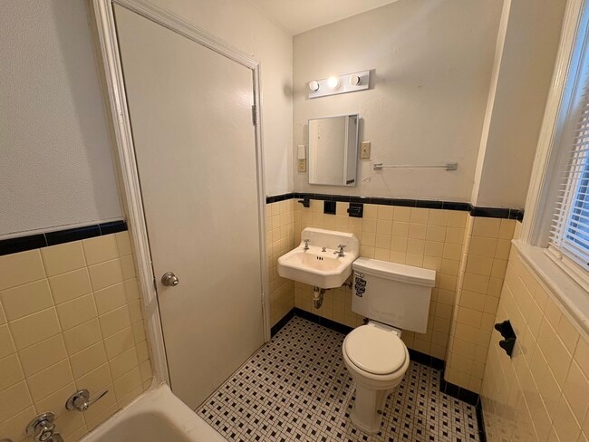 Photo - 115 S Duke St