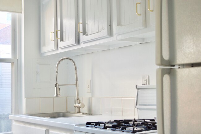 Photo - 2130 N St NW Unit 207