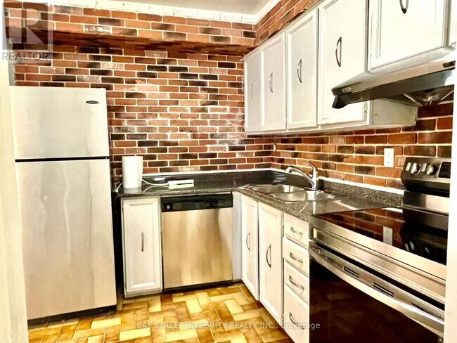 Photo - 115 Rock Fern Way