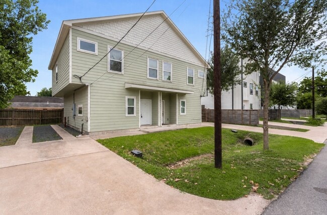 Building Photo - 2407 Ferguson Way