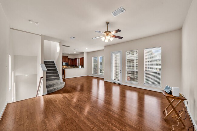 Building Photo - 1607 W Dallas St