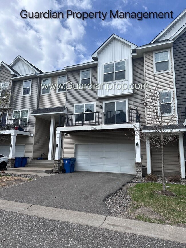 Building Photo - Champlin Town Home, 2 Car Garage, Dishwasher, Washer/Dryer, Balcony, May/June Move in Dates