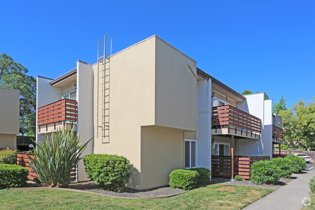 The Continental Apartments For Rent in Carmichael, CA