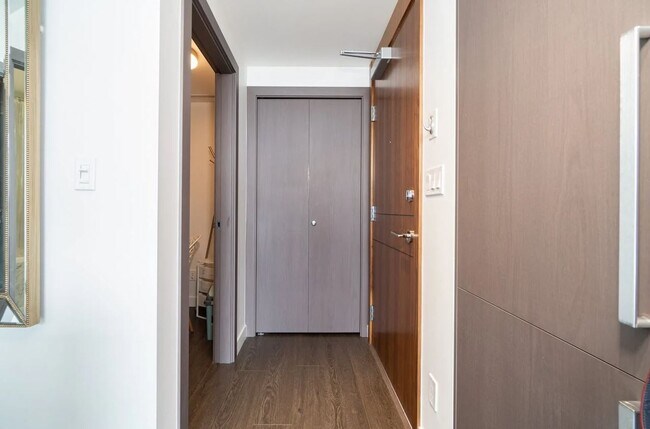 Photo - 6538 Nelson Av