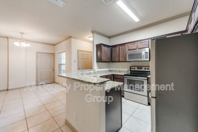 1579 Cozy Dr