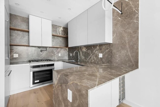 Photo - 373 Palmetto St