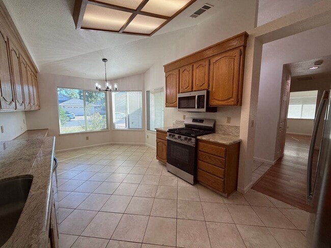 Photo - 749 Oak Brook Dr