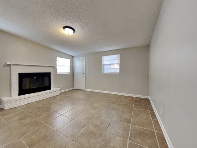 Photo - 312 Suzanne Dr