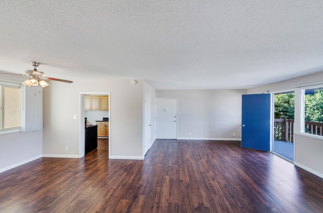 Flat w/ Balcony