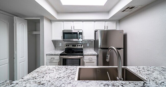 Photo - Westmount at the District Apartments