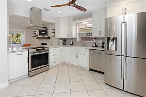 Photo - 1387 Washington St