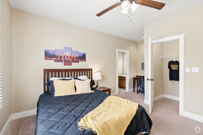 4BR, 4BA - 1,800SF - Primary Bedroom