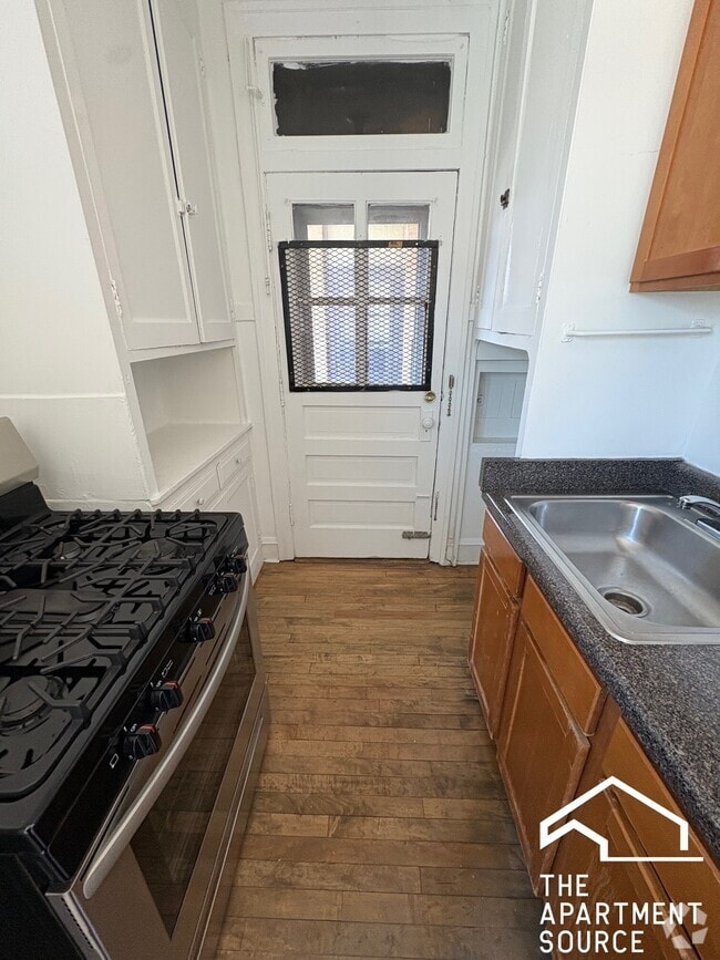 Building Photo - 3806 W Irving Park Rd Unit 3 Rental