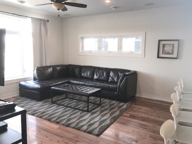 Photo - Charming 4-Bed Oasis with Granite Touches & Hardwood Elegance in Minneapolis!