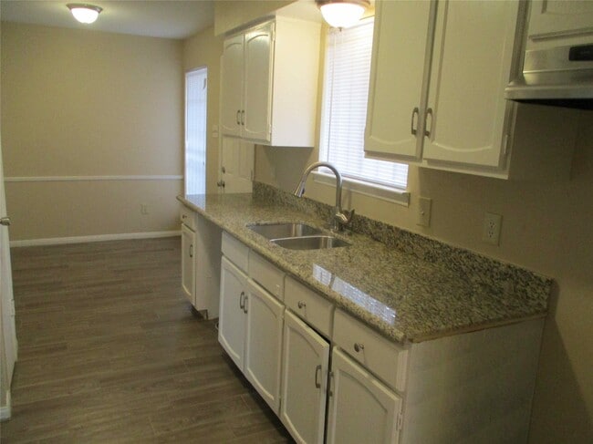 Photo - 5506 Deep Forest Dr