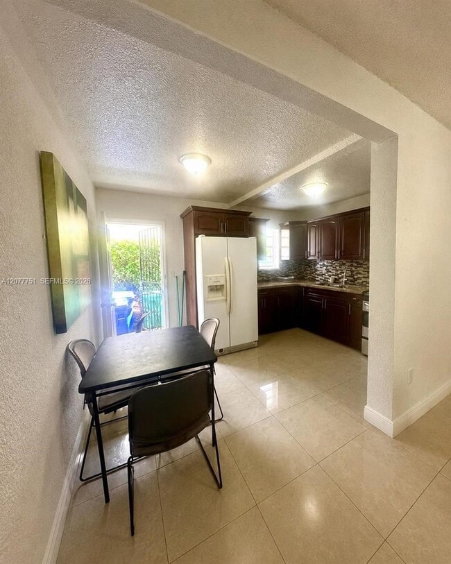 Photo - 2361 SW 27th St Unit 1