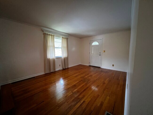 Photo - 463 Leath Ave