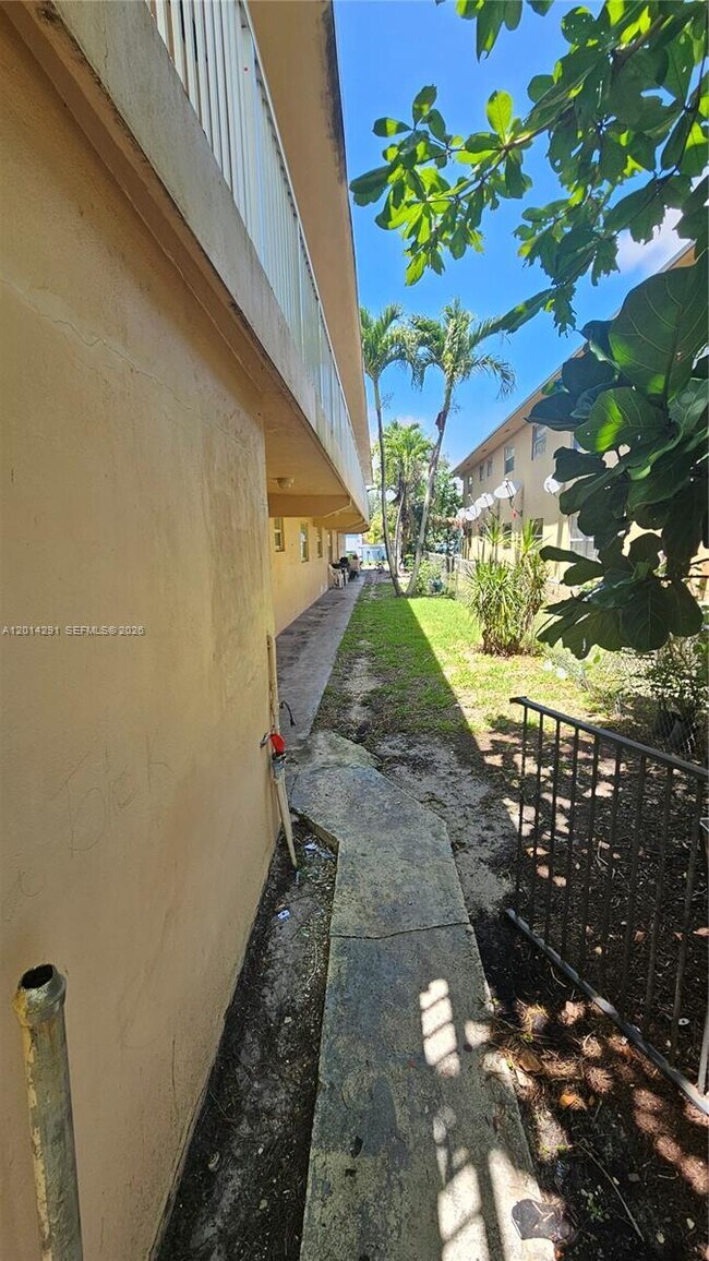 Photo - 1524 SW 5th Pl Unidad B