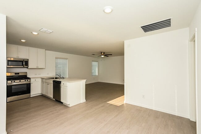 Photo - 2217 La Vis Ln