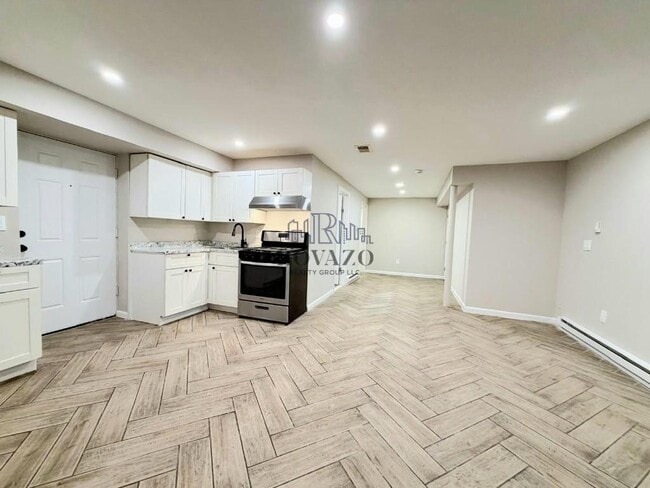 Photo - 172 Seymour Ave Unit side