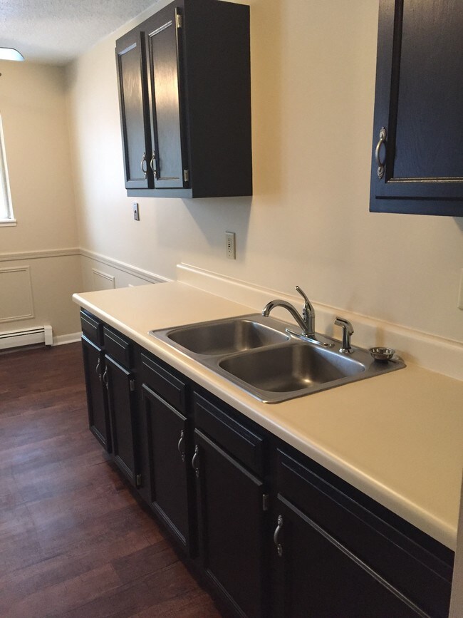 Photo - Riverwalk Apartments