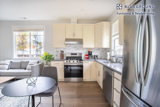 Photo - 263 E Hedding St