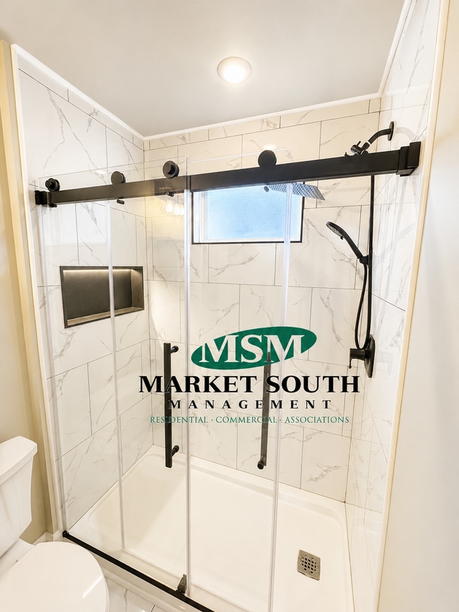 Photo - 1011 W 40th St