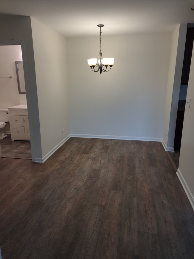 Photo - 208 Glengarry Dr Unit 104