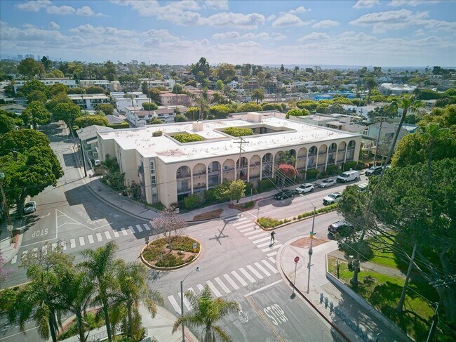 Photo - 2311 4th St Unidad 220 Rental