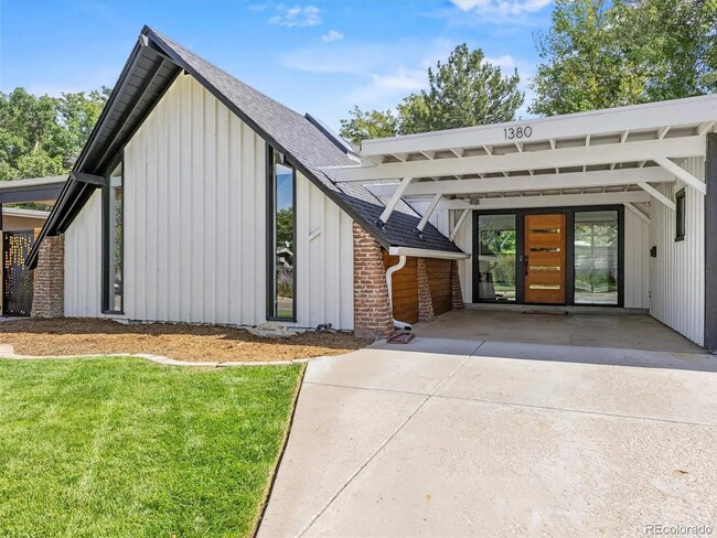 Building Photo - Iconic mid-century A-Frame home in Denver!