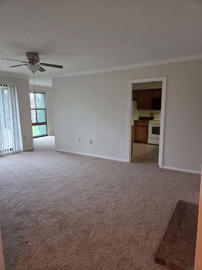 Building Photo - "Charming 2-Bedroom Condo Retreat in the Heart of Hagerstown!" Unit 302