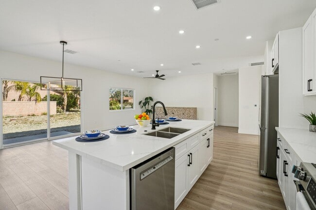 Photo - 64382 Spyglass Ave