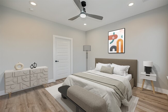 Photo - 1718 Hardy St