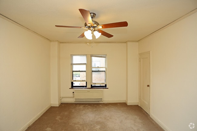 Bedroom - The Shorecrest