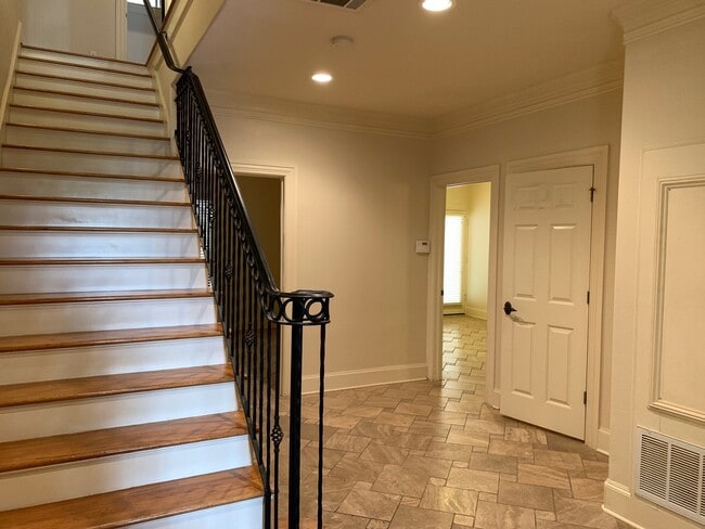 Photo - 2210 Bellefontaine