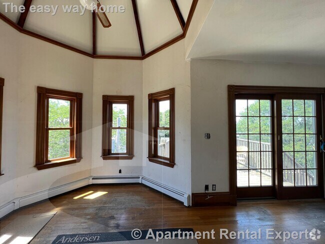 Building Photo - 199 Summer St Unit #5 Rental