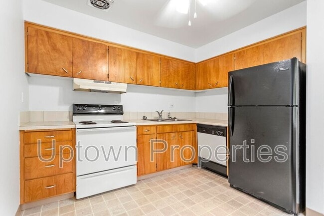 Photo - 1420 SW Bertha Blvd