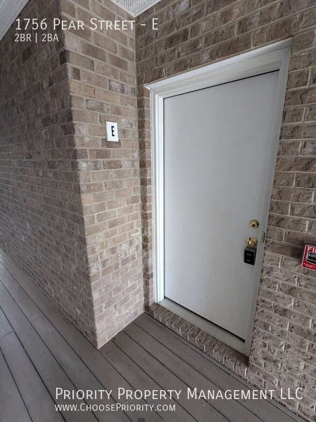 Photo - 1756 Pear St Unit E