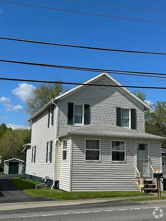 Building Photo - 412 Main St Rental