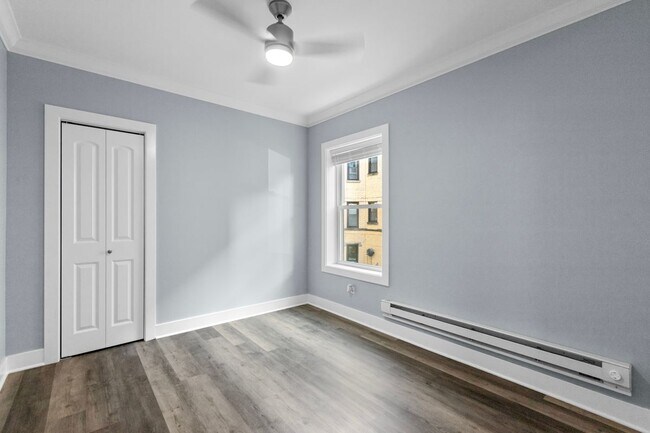 Photo - 3815 N Greenview Ave