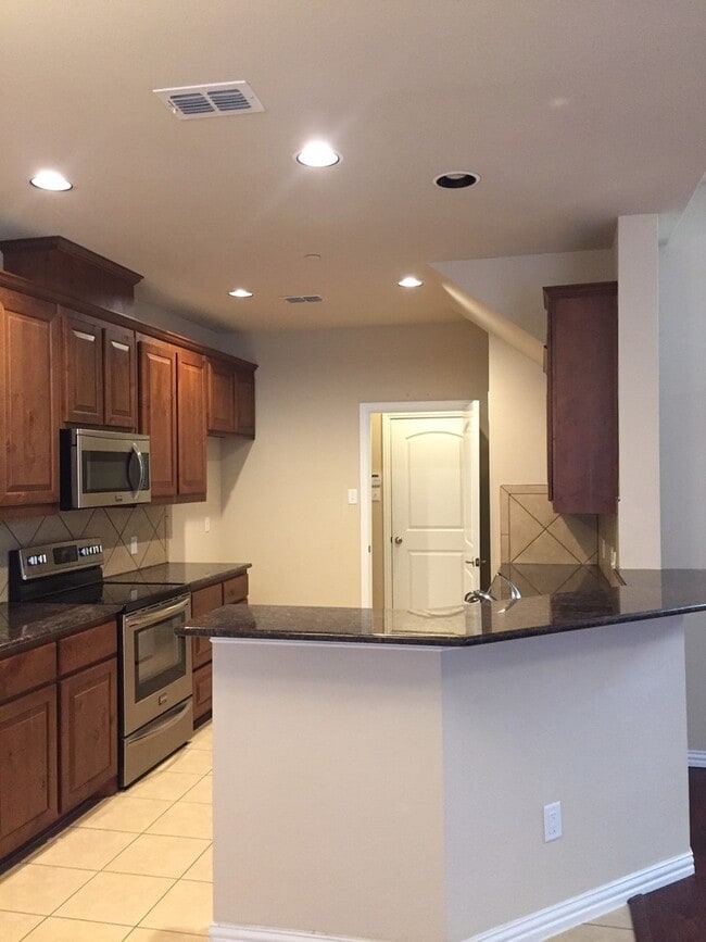 Photo - 243 Sherburne St